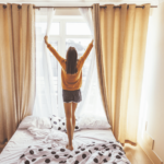 Acomodações Residenciais vs. Hotéis: Qual a Melhor Opção para Hospedar Seus Funcionários em Palhoça?